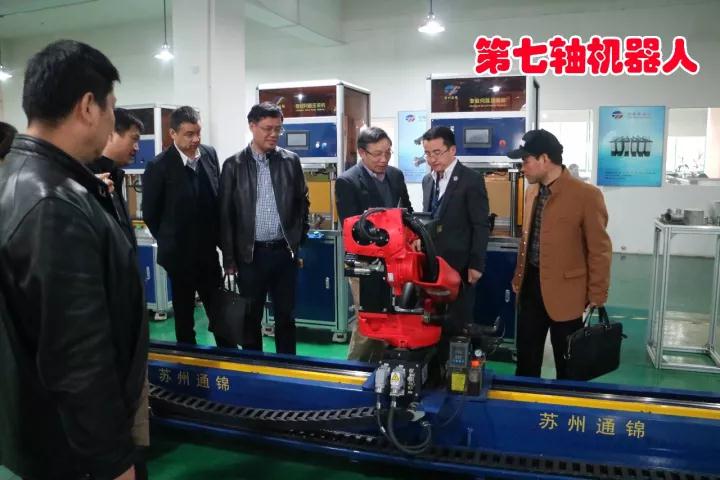 高新區(qū)機(jī)電商會(huì)考察蘇州通錦精密工業(yè)股份有限公司